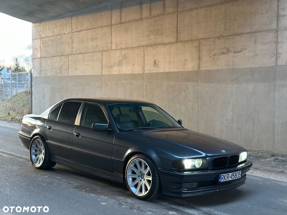 BMW Seria 7 728i - 11