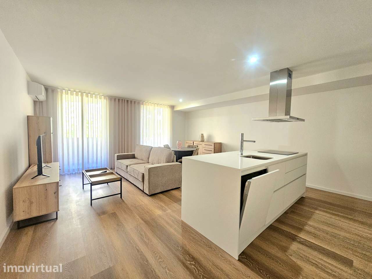 Apartamento T2 junto ao El Corte Inglês semi - mobilado. - Grande imagem: 4/22