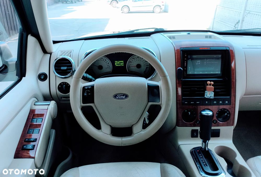 Ford Explorer 4.0 4WD - 14