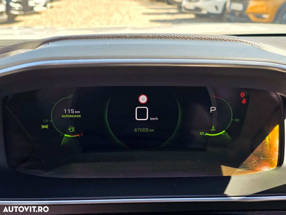 Peugeot 2008 PureTech 155 EAT8 GT - 27