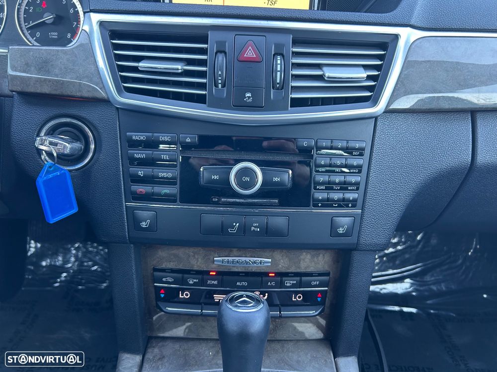Mercedes-Benz E 250 CGI BlueEFFICIENCY 7G-TRONIC - 18