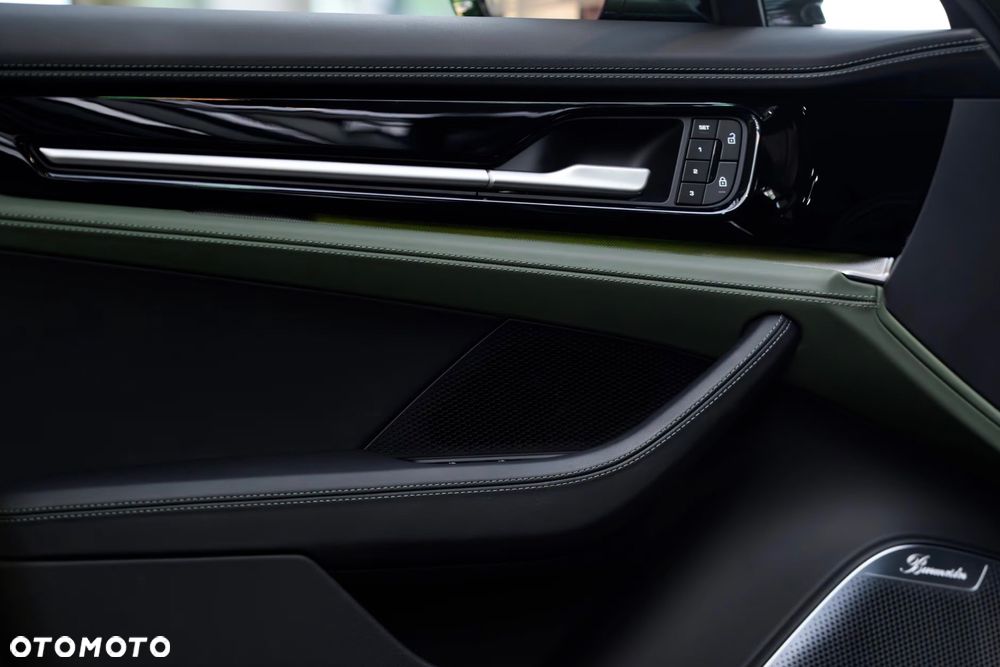 Porsche Panamera Turbo E-Hybrid PHEV - 9