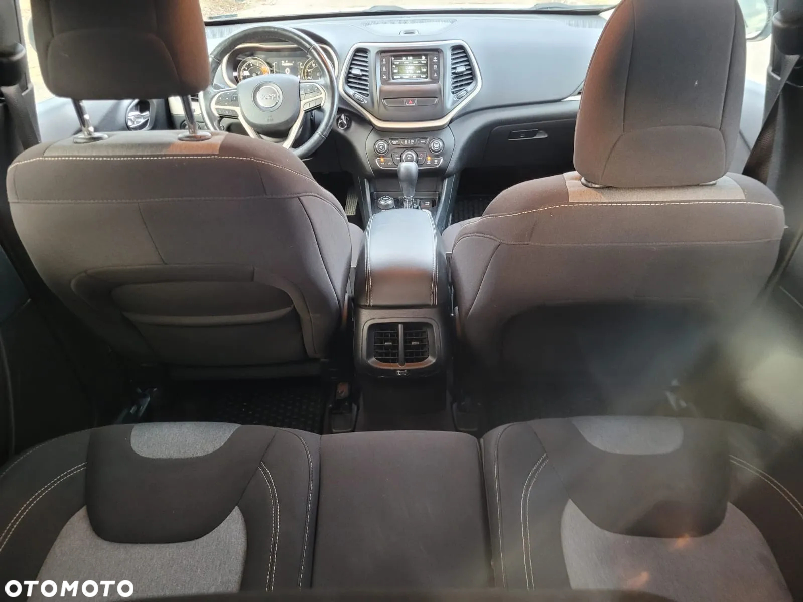 Jeep Cherokee - 11