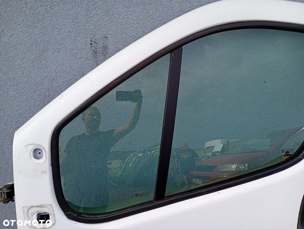 drzwi przednie lewe przód szyba opel vivaro a trafic II primastar 2001 - 10