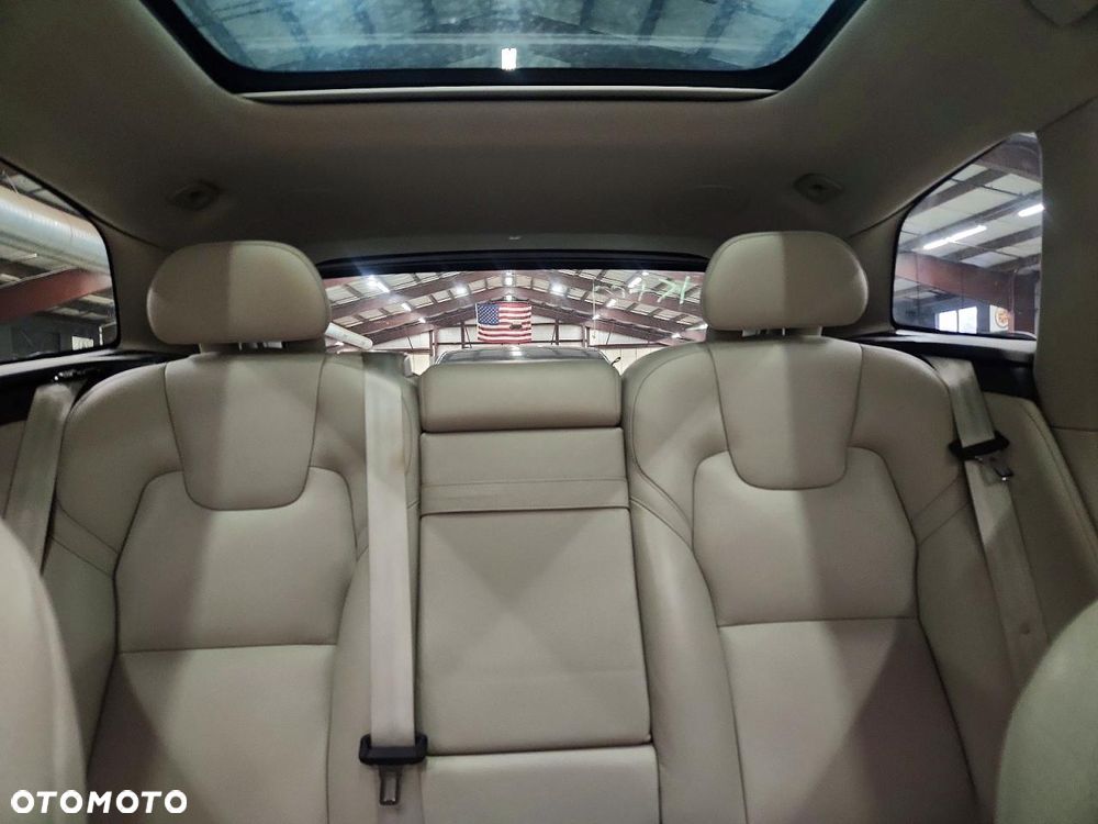 Volvo XC 60 T6 AWD Geartronic Momentum - 9