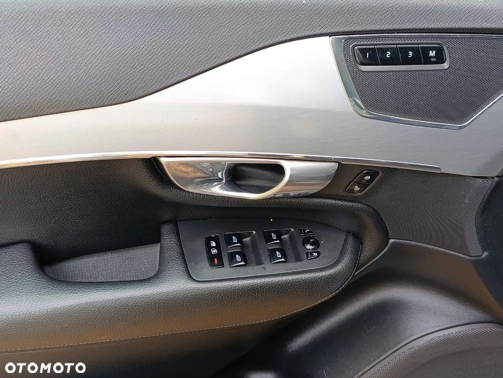 Volvo XC 90 T5 AWD Geartronic Momentum - 17