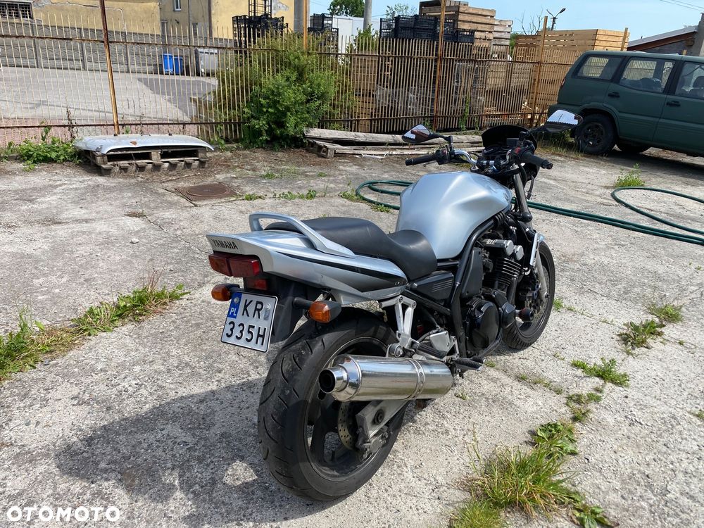 Yamaha FZS - 6