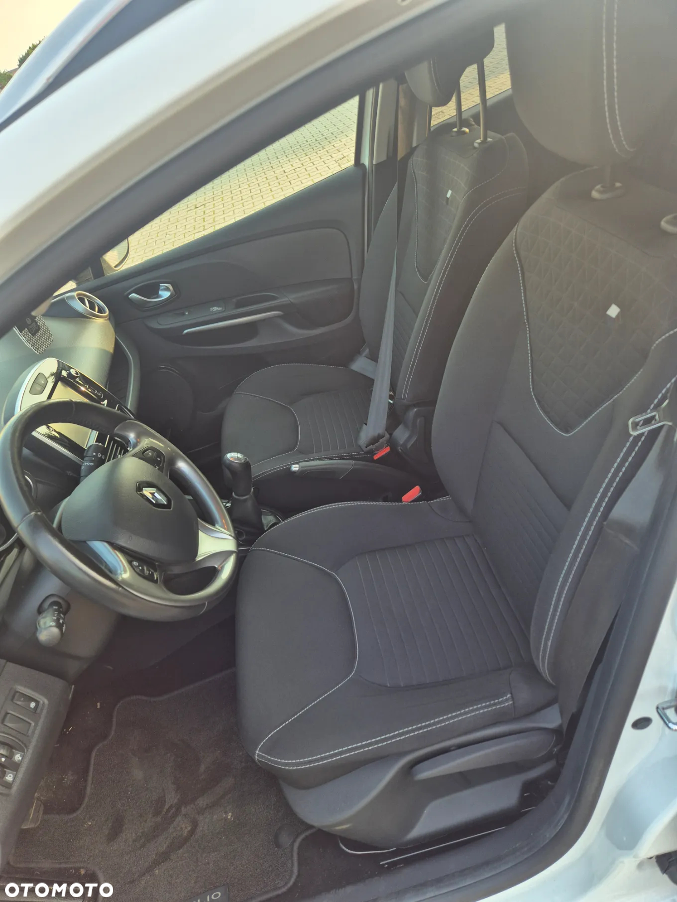 Renault Clio 0.9 TCe Limited - 27