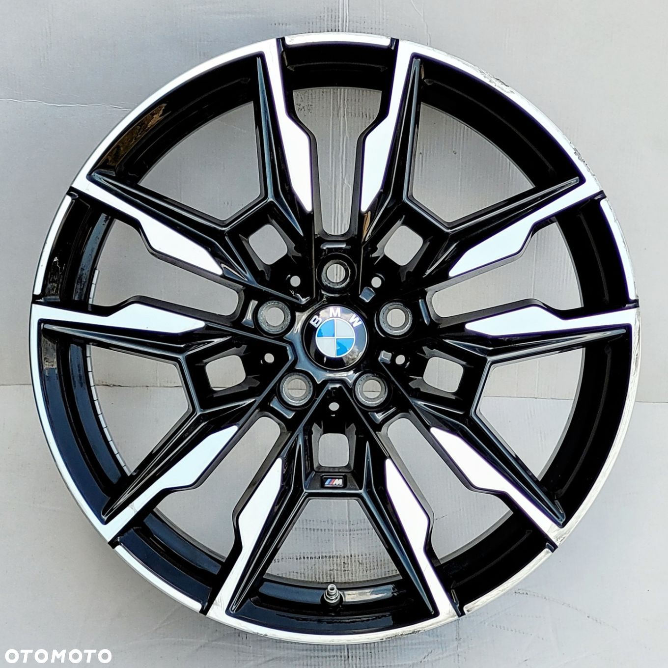 FELGA BMW I4 4 G26 G23 G22 8,5 x 19 et35 OE 8089227 Styling 861M M-Pakiet - 1
