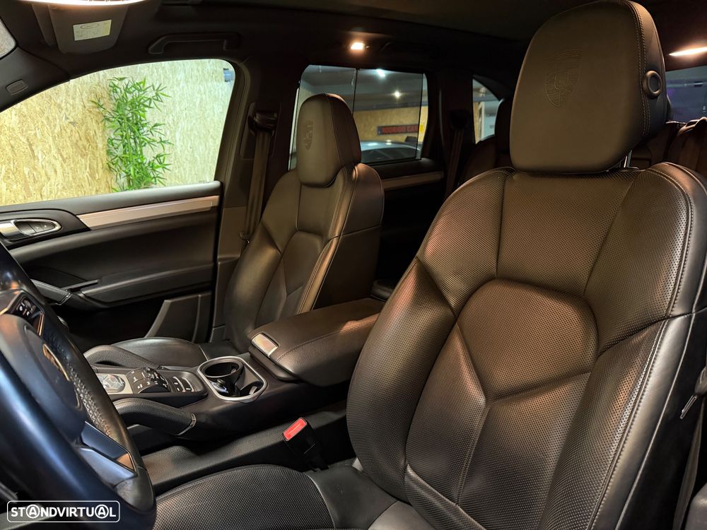 Porsche Cayenne 3.0 V6 - 12