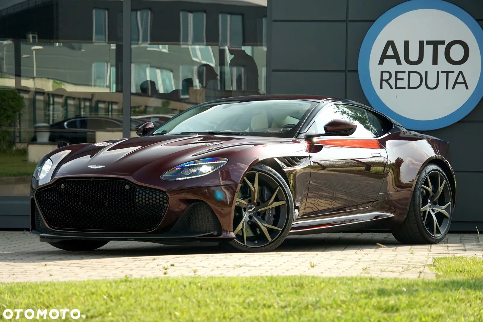 Aston Martin DBS Superleggera Standard - 1