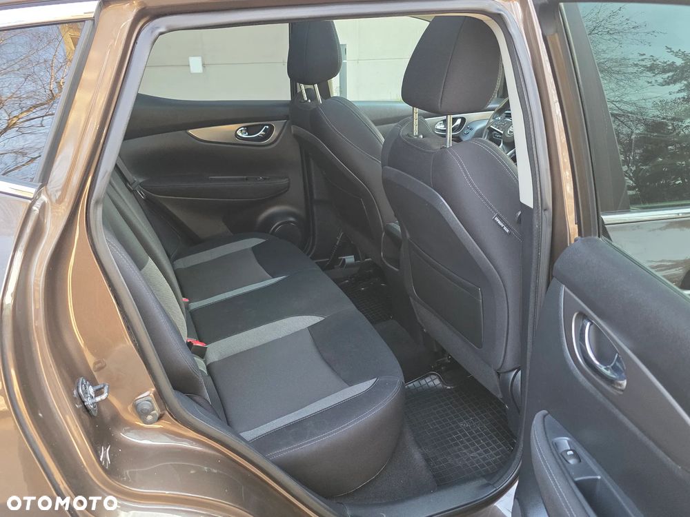 Nissan Qashqai 1.6 DCi 4x4 N-Connecta - 16