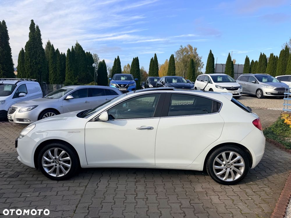 Alfa Romeo Giulietta 2011 photo 4