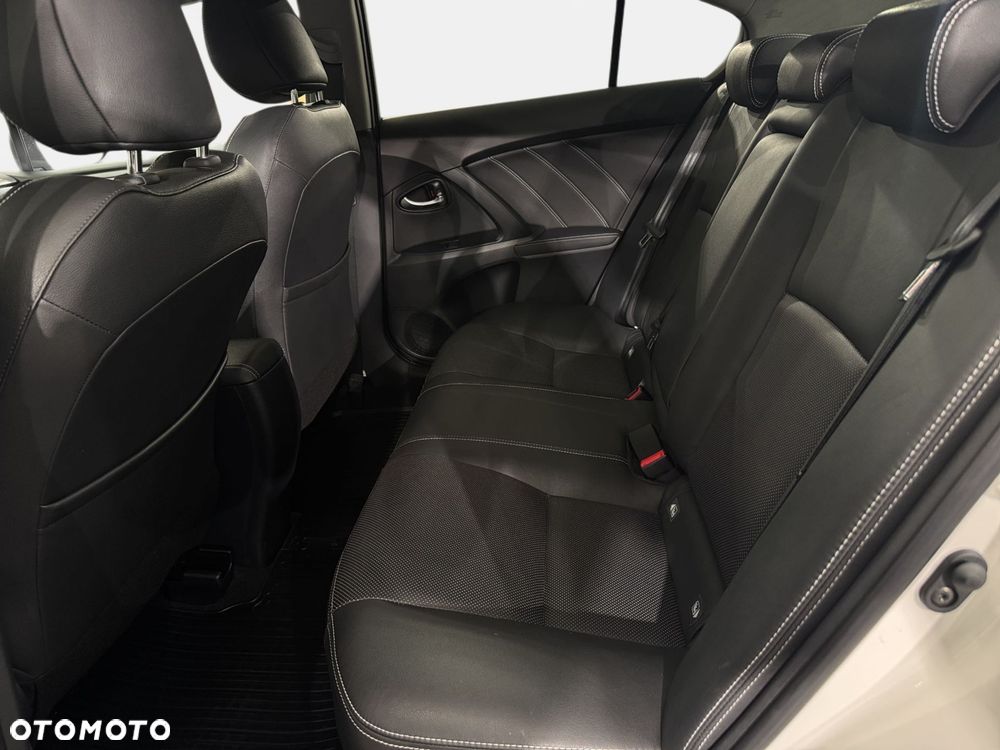 Toyota Avensis - 26