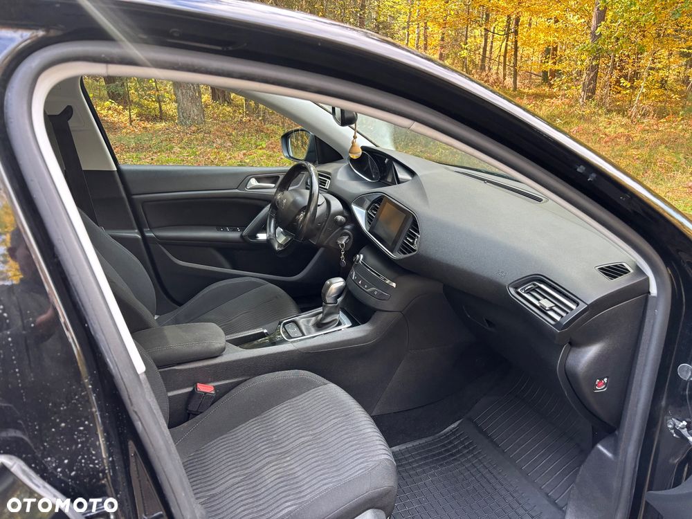 Peugeot 308 2017 photo 3