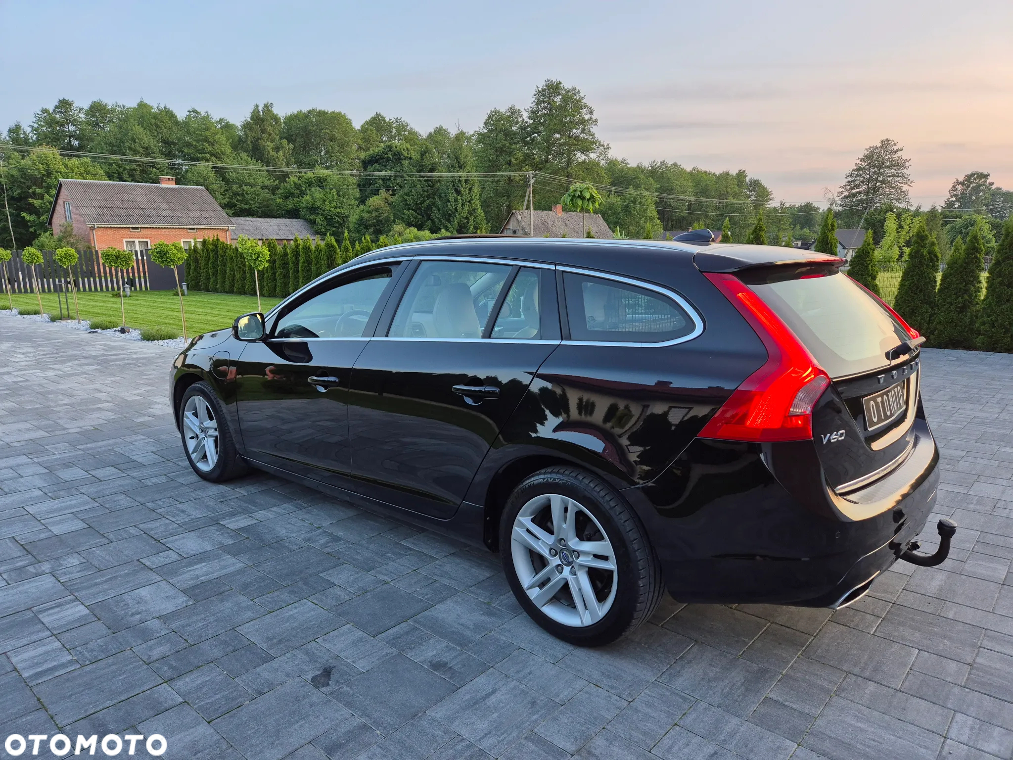 Volvo V60 D6 Plug-In-Hybrid AWD Geartronic Summum - 40