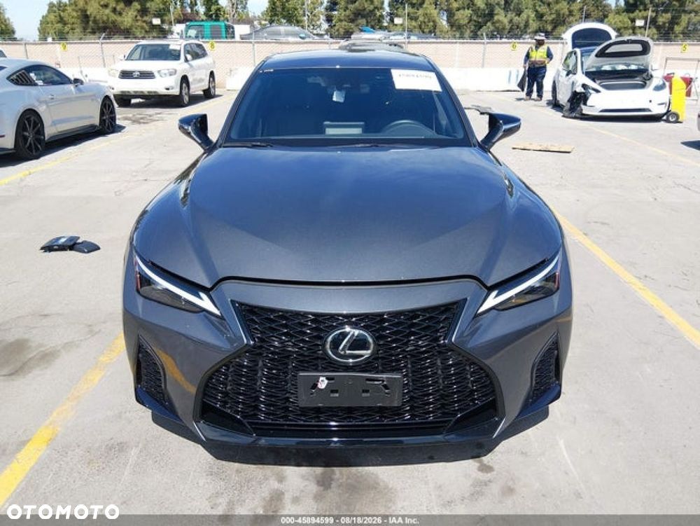 Lexus IS - 9
