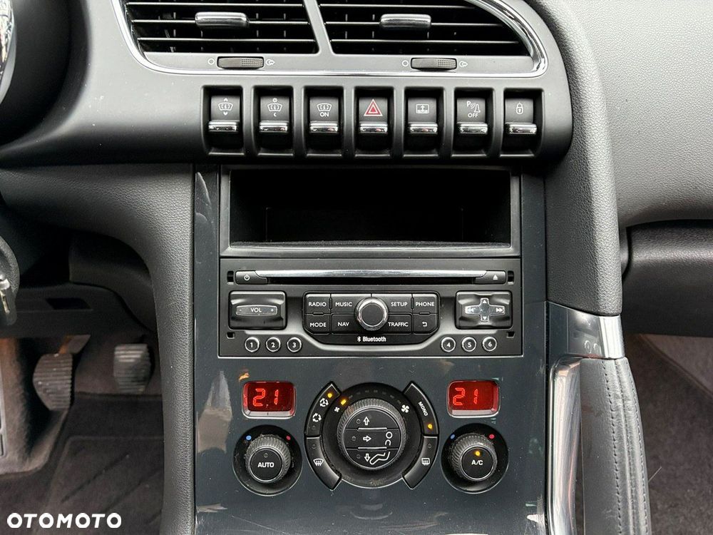 Peugeot 3008 1.6 BlueHDi Allure S&S - 26