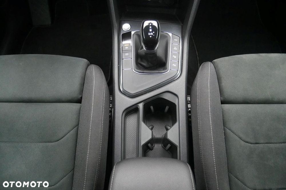 Volkswagen Tiguan - 11