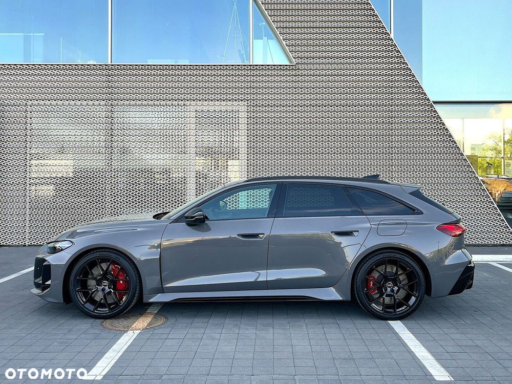 Audi RS5 Avant - 32