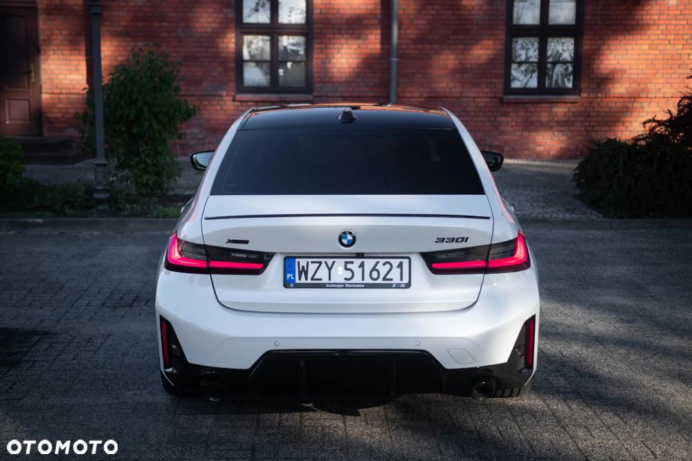 BMW Seria 3 330i xDrive M Sport - 12