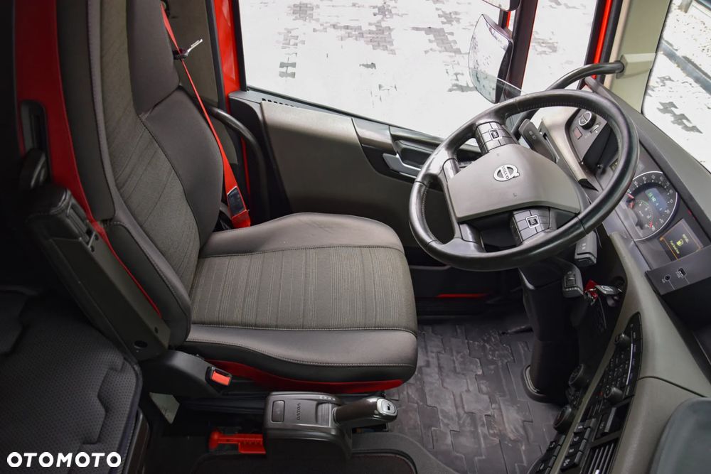 Volvo FH500 / NISKA KABINA / HYDRAULIKA / EURO 6 / ACC / LEDY / ALUFELGI / SERWISOWANY / SPROWADZONY - 25