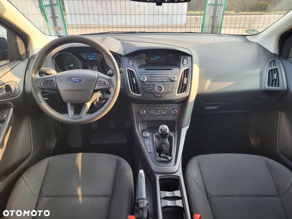 Ford Focus 1.0 EcoBoost Ambiente - 8