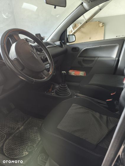 Ford Fiesta - 5
