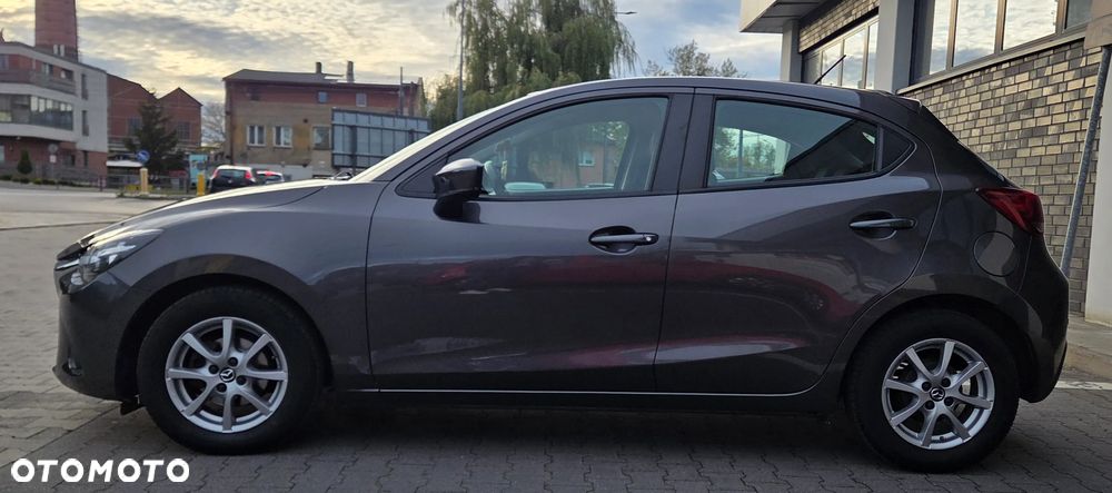Mazda 2 2017 photo 2