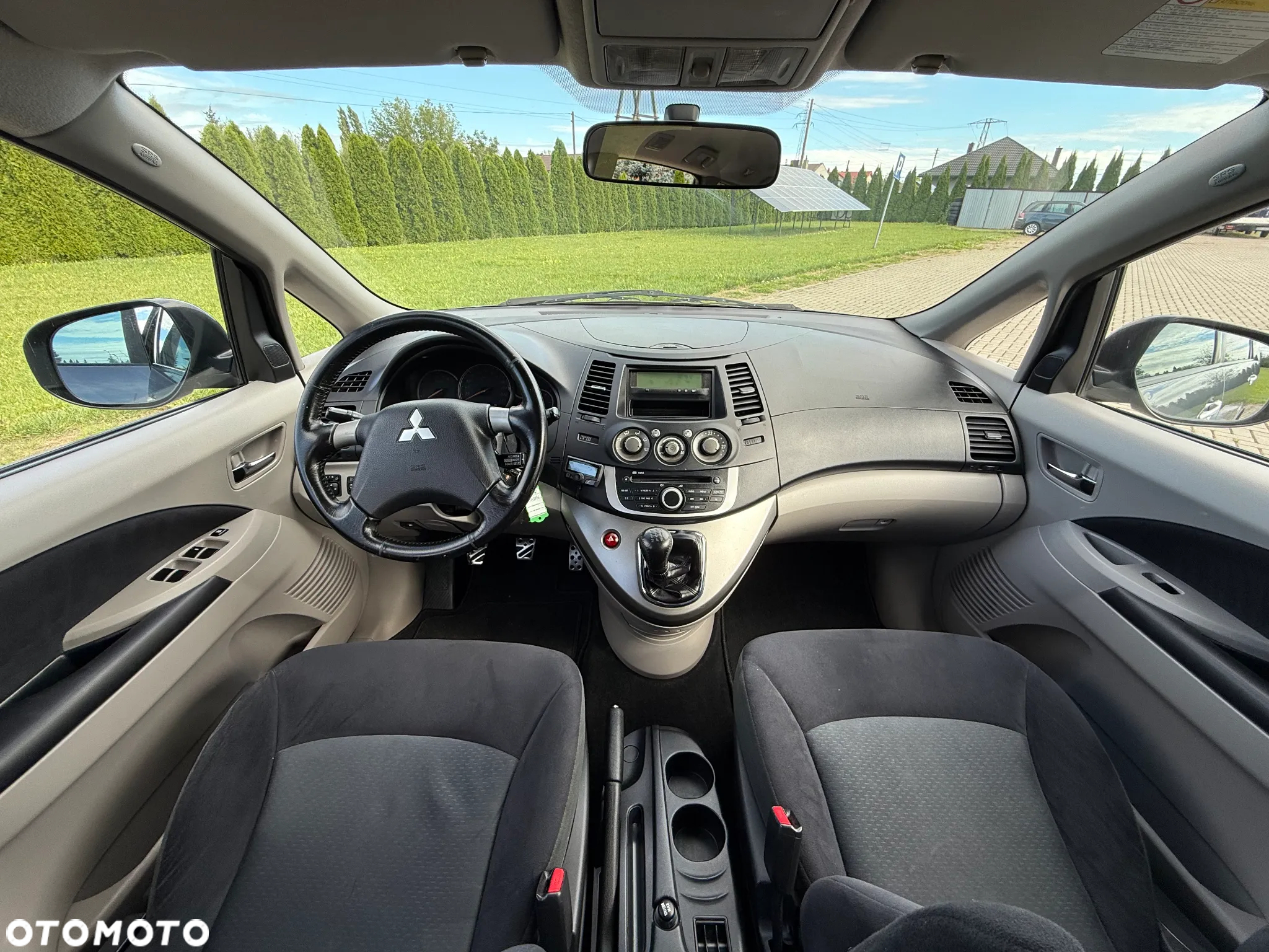 Mitsubishi Grandis - 8
