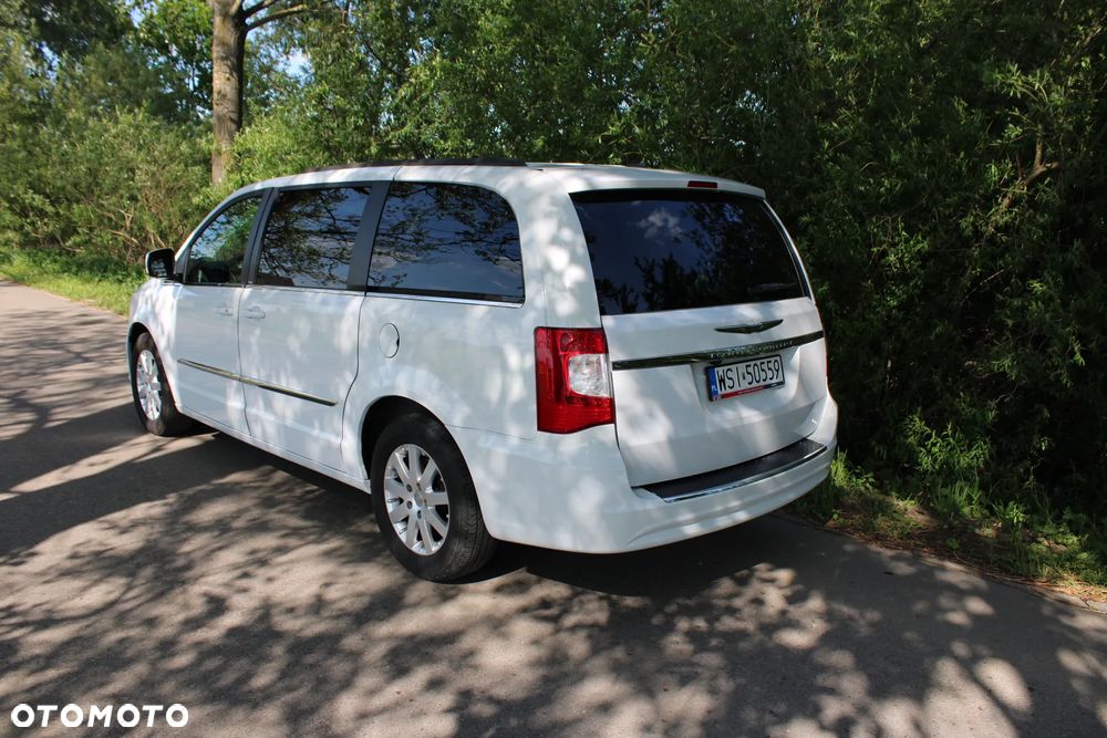 Chrysler Town & Country 3.6 Touring - 8