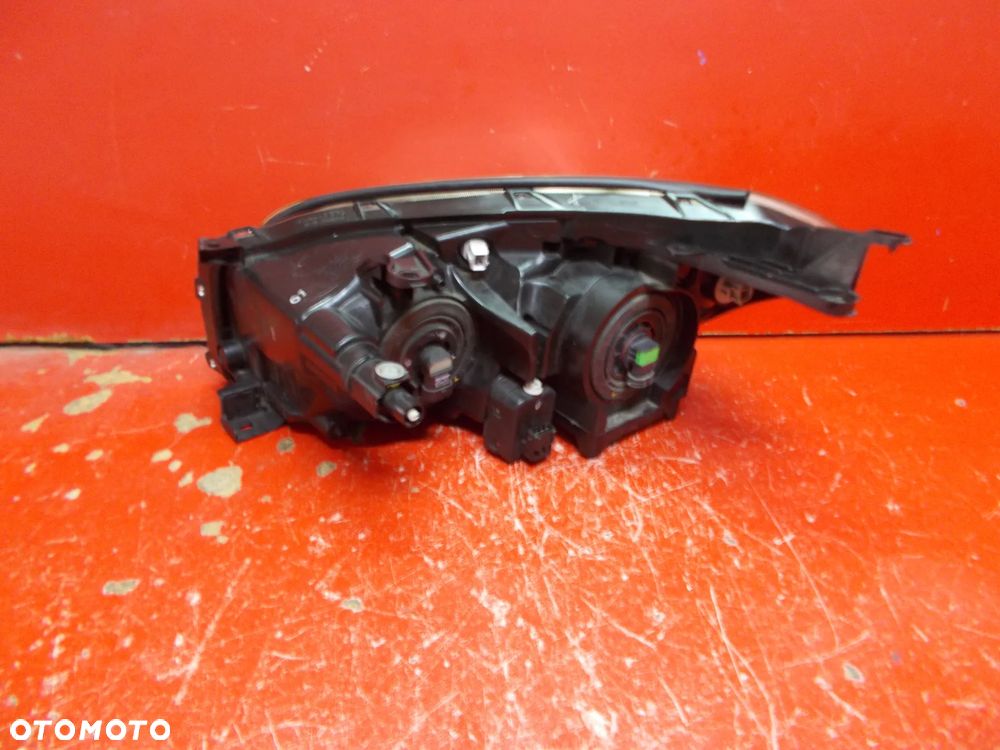 TOYOTA RAV4 RAV-4 III LIFT 06-09 LAMPA PRAWA - 2