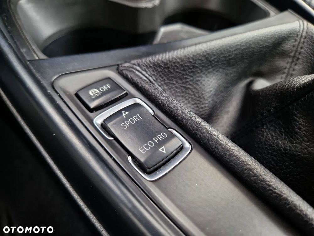BMW Seria 1 116d Sport Line - 12