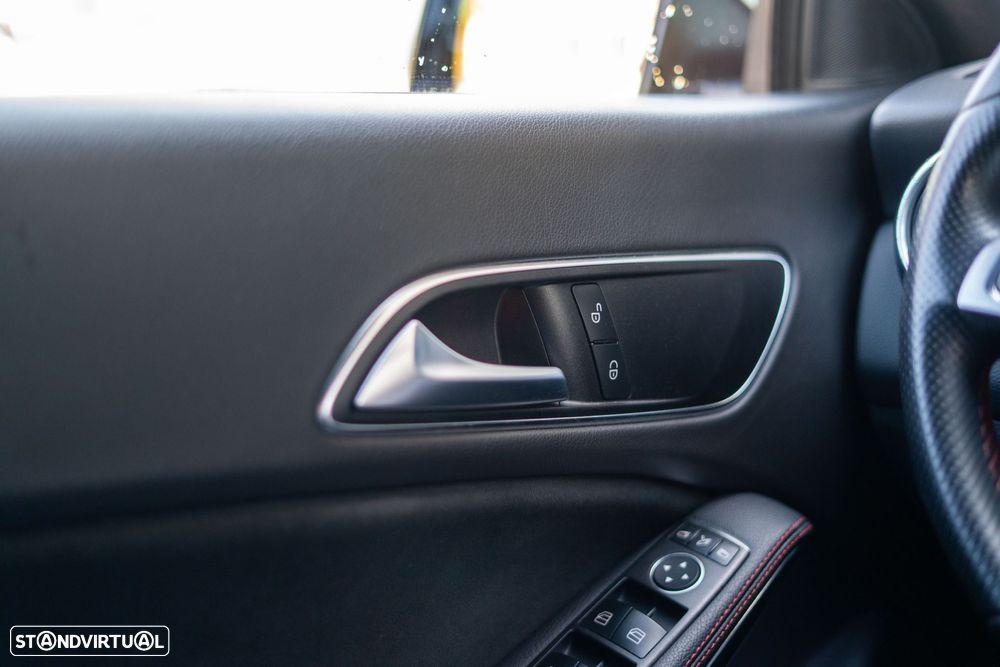 Mercedes-Benz CLA 180 d AMG Line - 36