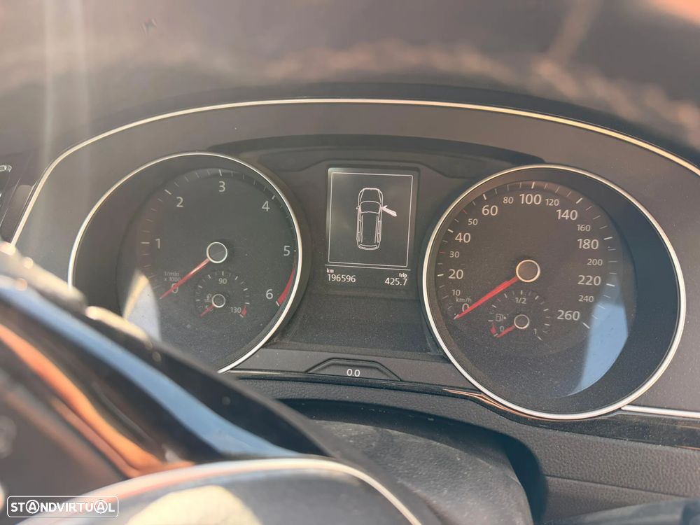 VW Passat Variant 1.6 TDI Trendline - 9