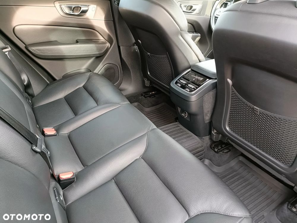 Volvo XC 60 T5 AWD Inscription - 33