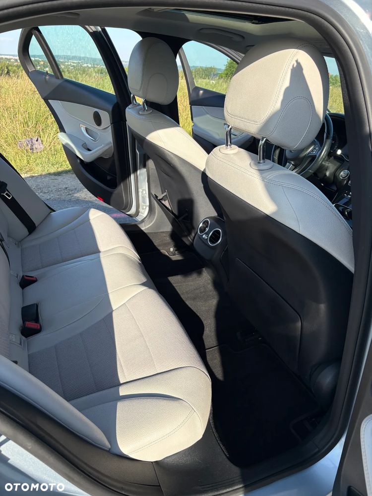 Mercedes-Benz Klasa C 200 7G-TRONIC - 24