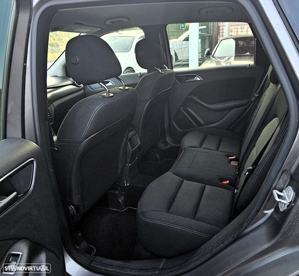 Mercedes-Benz B 180 d 7G-DCT Edition - 25
