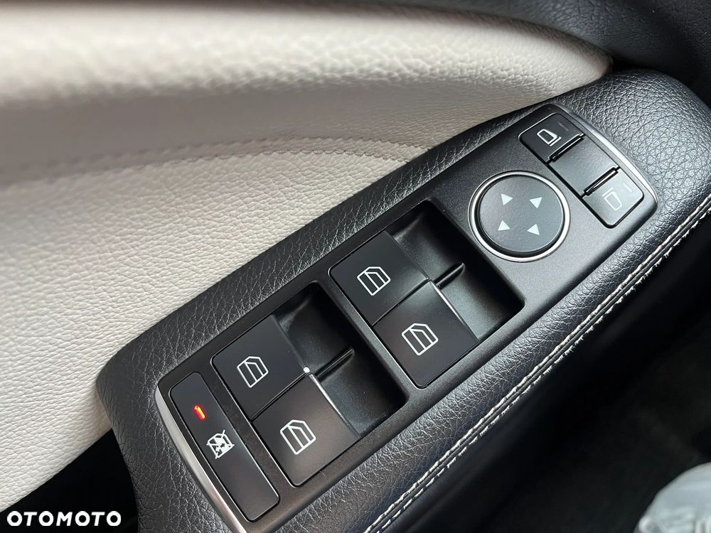 Mercedes-Benz Klasa A 180 (BlueEFFICIENCY) Urban - 18