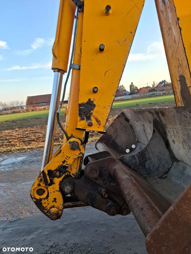 JCB 4CX - 10