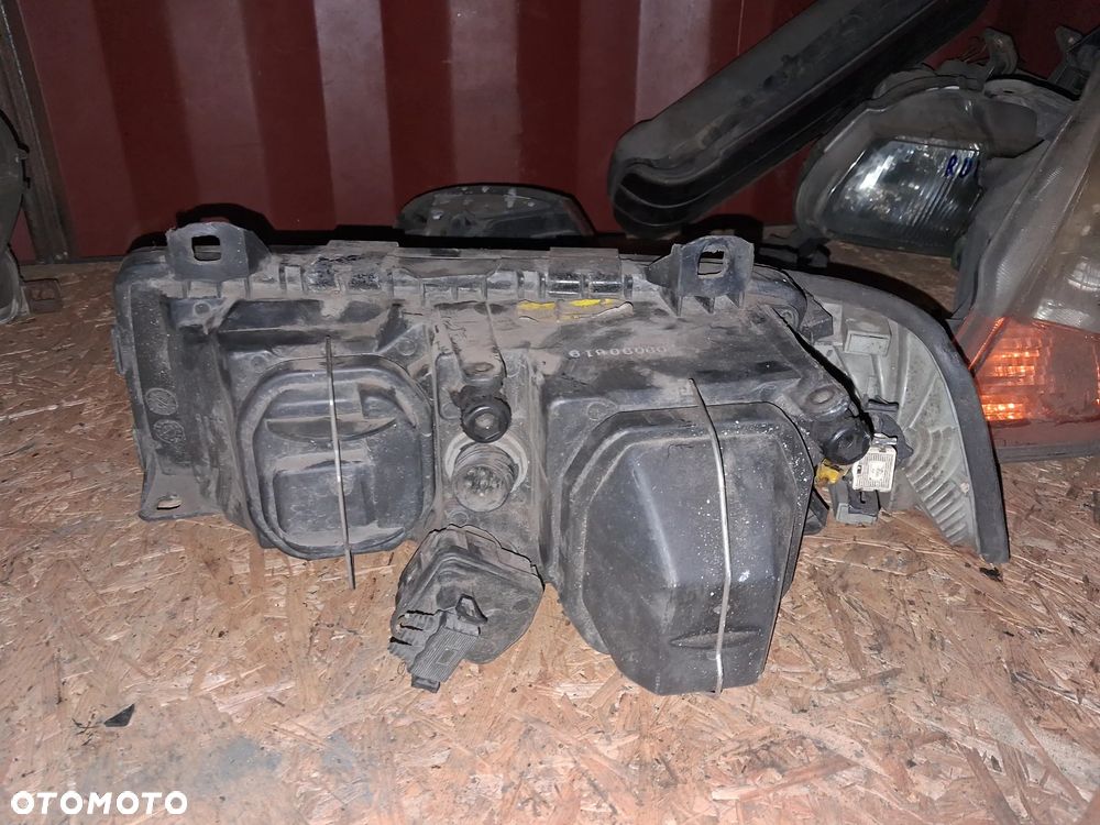 Reflektor LAMPA PRZÓD PRAWY PRAWA BMW E36 - 2