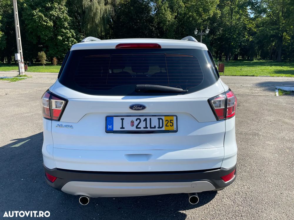 Ford Kuga 2.0 TDCi 4WD Powershift Titanium - 4