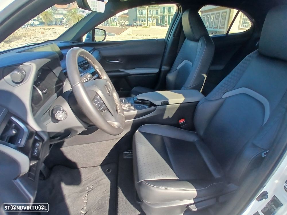 Lexus UX 250h Special Edition (LCA) - 16