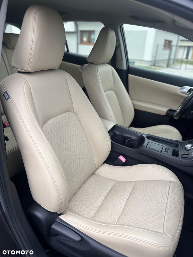 Lexus CT Standard - 33