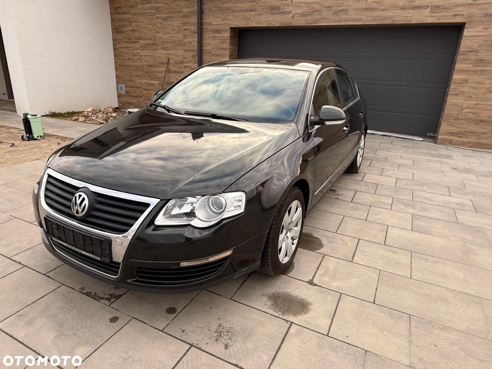 Volkswagen Passat 2.0 FSI Comfortline - 1