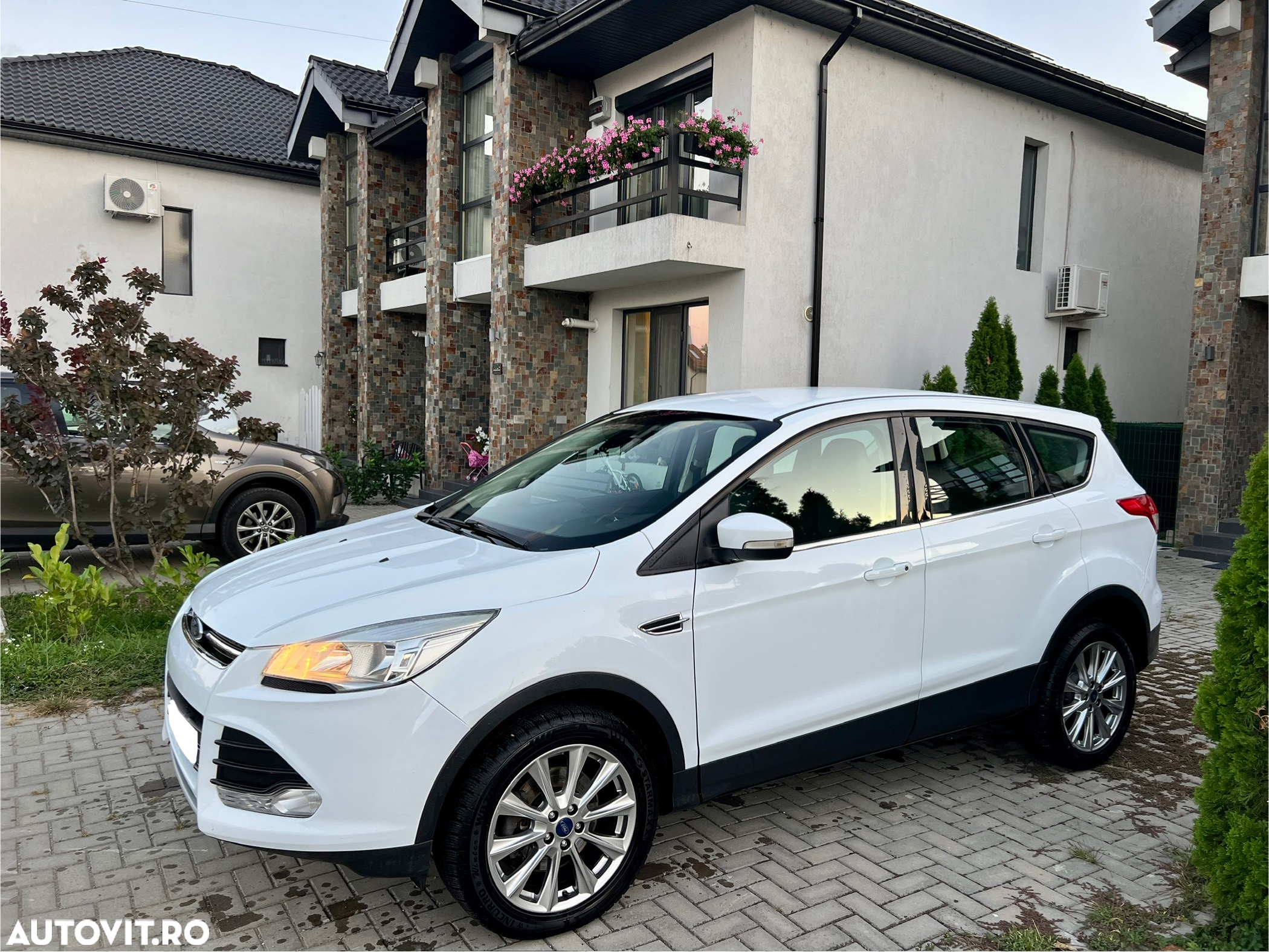 Ford Kuga 2.0 TDCi 4x4 Titanium - 12