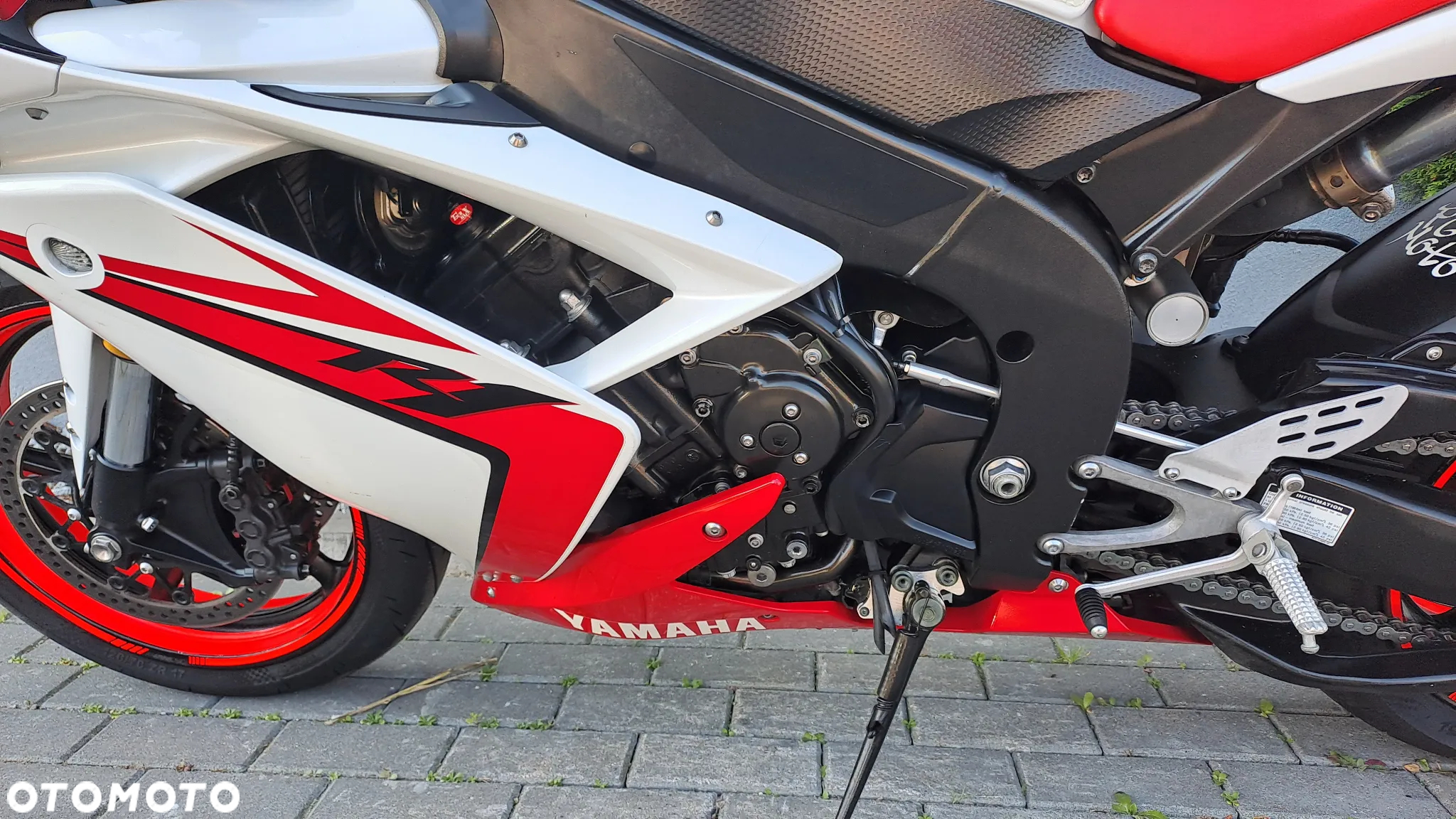 Yamaha R1 - 34