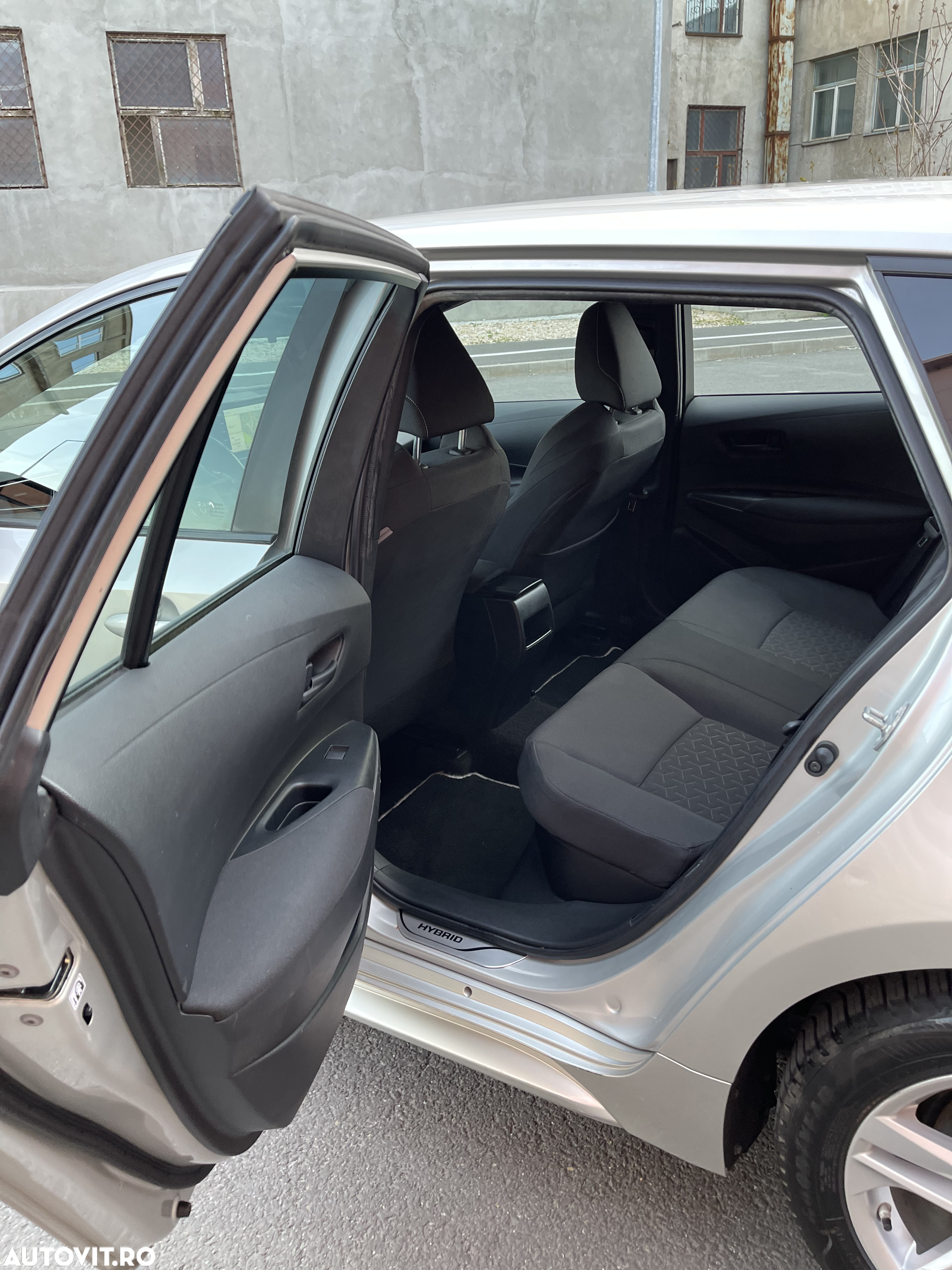 Toyota Corolla 1.8 HSD Business - 25