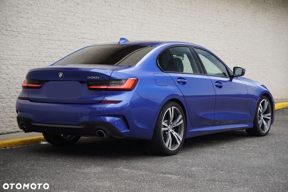 BMW Seria 3 330i M Sport - 4