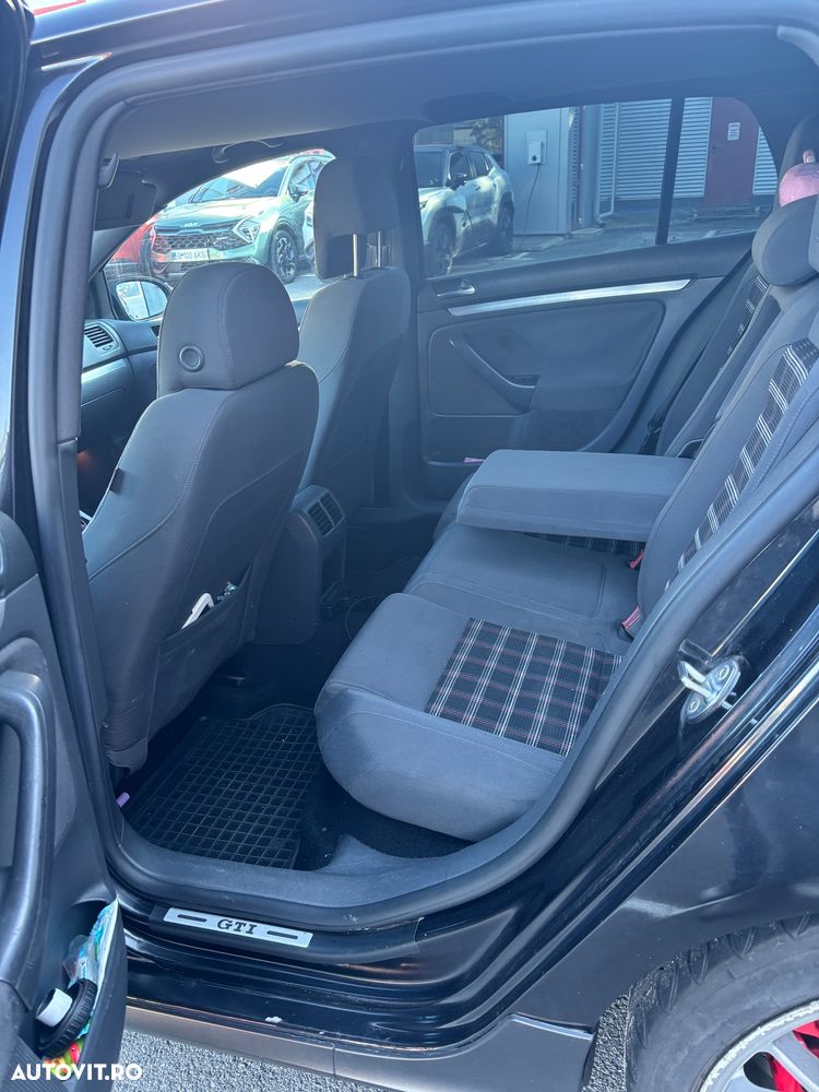 Volkswagen Golf 2.0 FSI GTI - 9